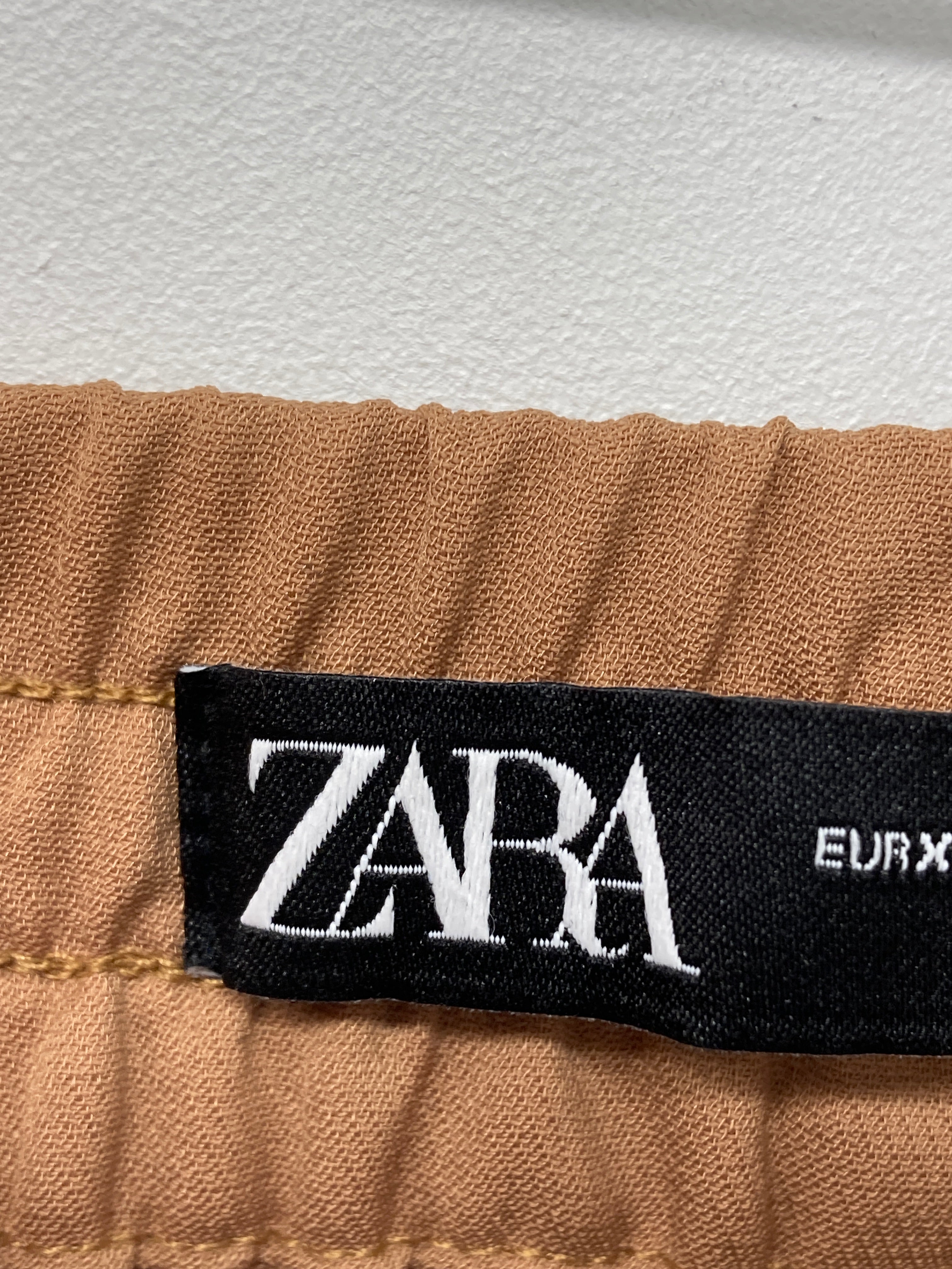 Zara Bukser
